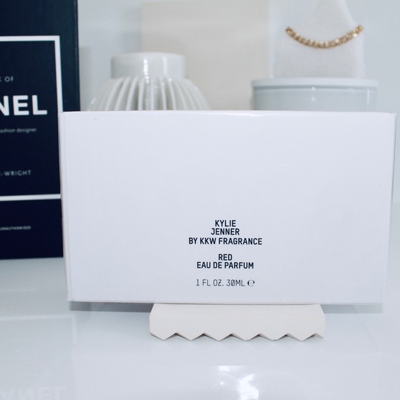 KKW FRAGRANCE X KYLIE JENNER  ‘Red Lips’ - Picture 2 of 5